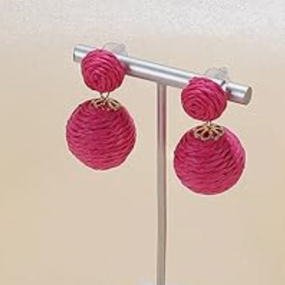 Big Hot Pink Oversized Wicker Ball Earrings Bohemian Vacation Rattan Raffia New - Picture 1 of 4